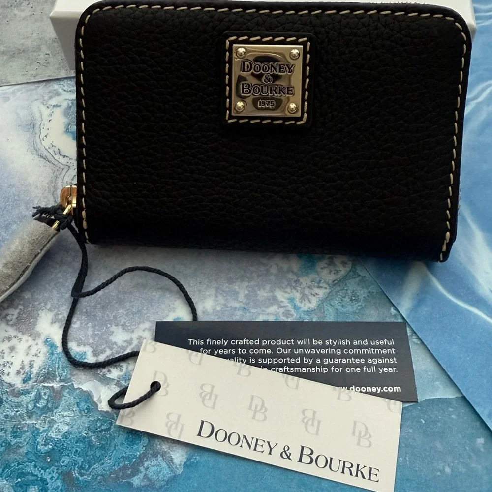 Dooney & Bourke Large Zip Around Credit Card Case